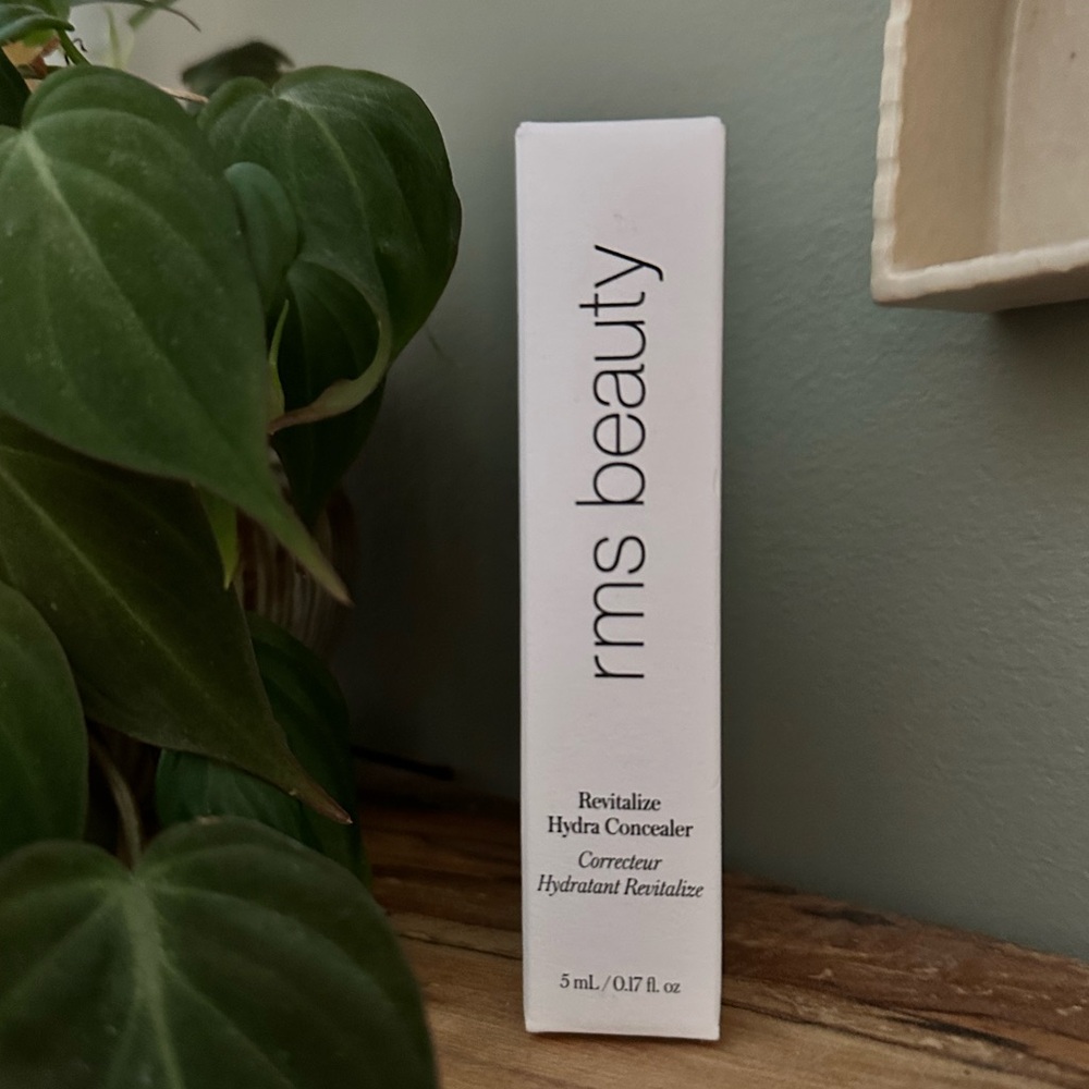 ✨NEW ✨ RMS Beauty Revitalize Hydra Concealer -CN07